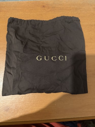 100 authentic gucci - 100%,