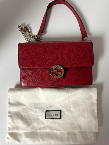 Gucci red pebbled leather - gucci,