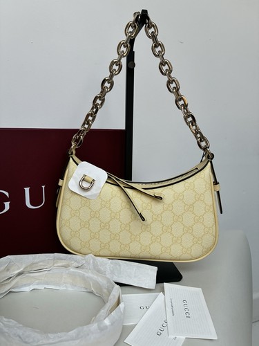 Gucci emblem small - gucci,