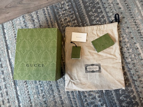 Gucci box with dust - box,